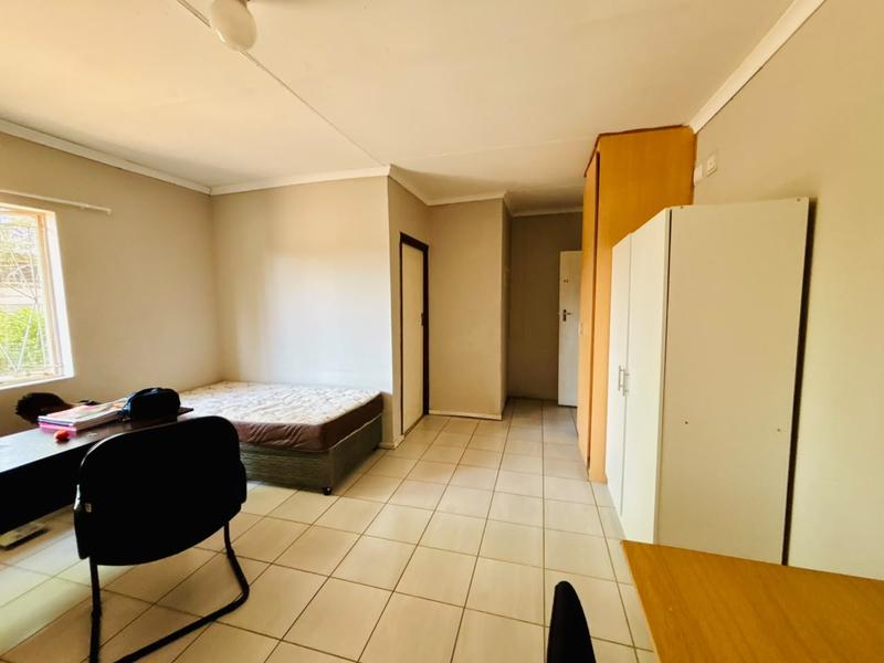 11 Bedroom Property for Sale in Brandwag Free State